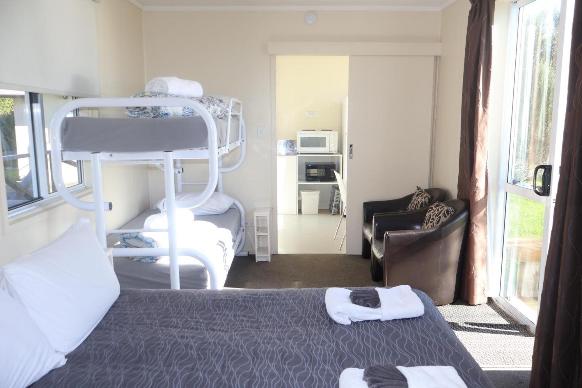 Pohara Beach TOP 10 Holiday Park Bagian luar foto